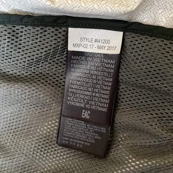 Marmot raincoat/windbreaker - Picture 8 of 8